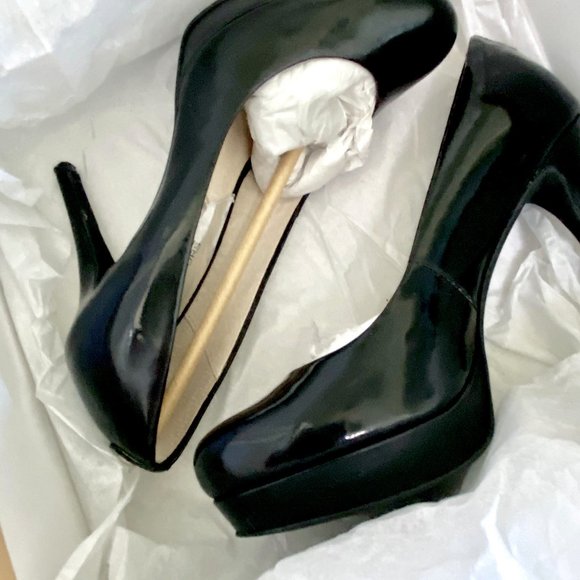 Michael Kors "Ilona" Black Patent Platform Pumps - Like New! - Picture 7 of 8